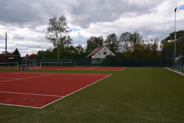 Tenisové kurty v Sadově